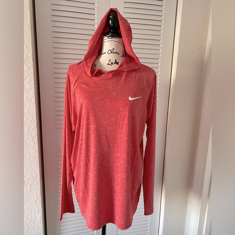 Nike active top